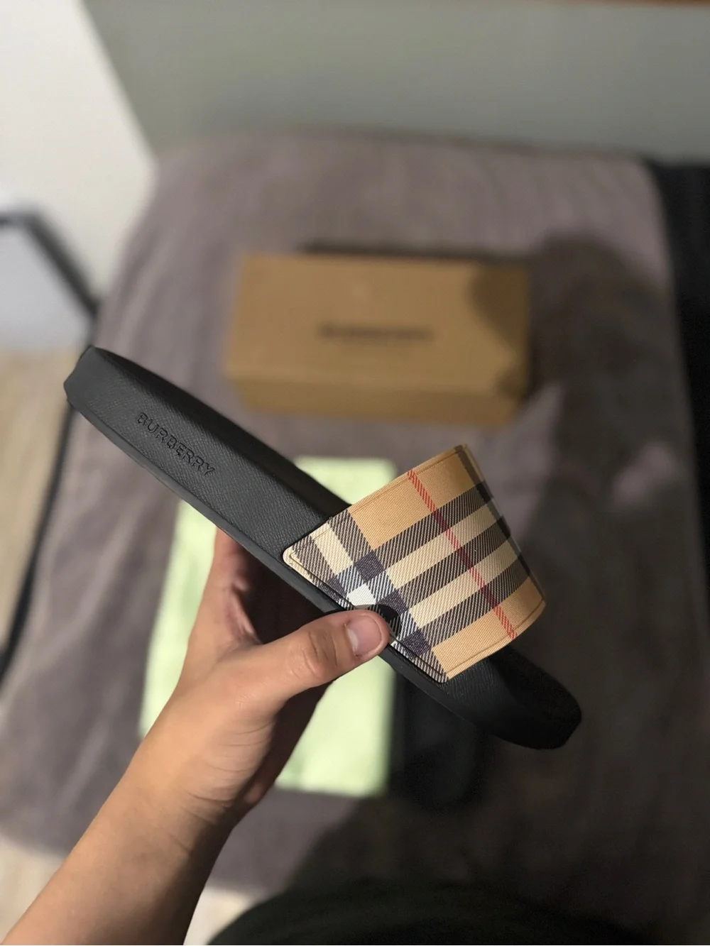 Burberry men slide
